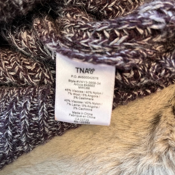 Aritzia | TNA Cashmere/Wool/Angora Blend Sweater Small - Picture 5 of 10